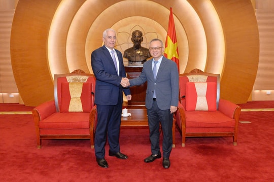 Phó Chủ nhiệm Ủy ban Quốc phòng, An ninh và Đối ngoại Nguyễn Mạnh Tiến tiếp Thứ trưởng Thứ nhất Bộ Ngoại giao Cuba