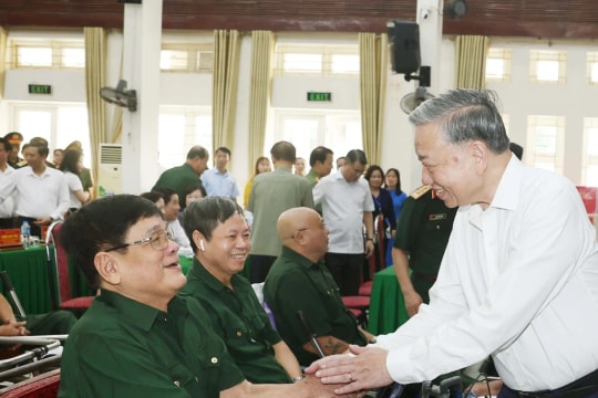 Party chief pens article honouring fallen heroes, revolution contributors