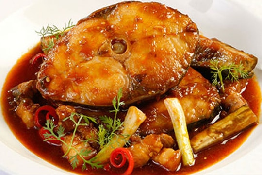 Người đàn ông 32 tuổi sốc phản vệ nguy kịch sau khi ăn cá thu khô