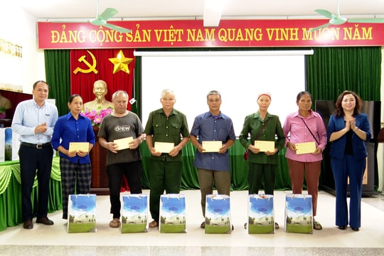 Lan tỏa nghĩa tình từ Đảng ủy Văn phòng Quốc hội