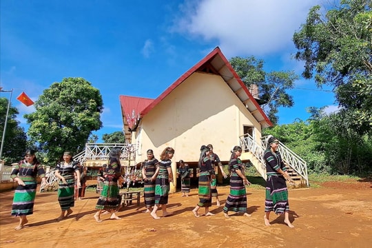 Lưu giữ văn hóa M'Nông gắn với du lịch