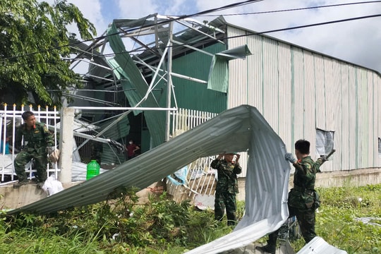 Hoàn lưu bão số 3 làm sập, tốc mái hơn 500 căn nhà tại Đồng Tháp