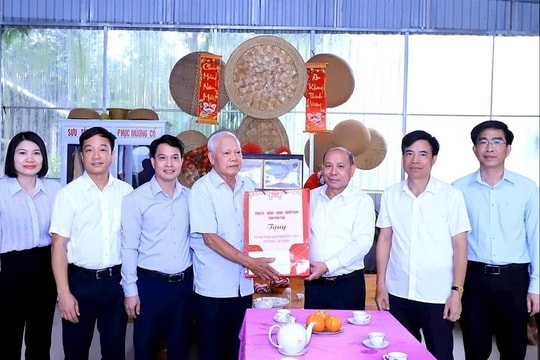 Tháng Bảy nghĩa tình trên vùng đất Tổ