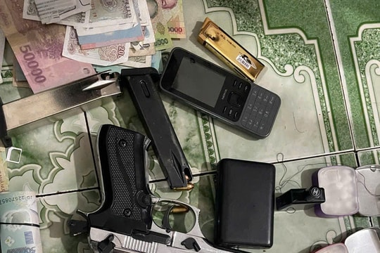 Quảng Trị: Thêm một đối tượng “ôm” 2 khẩu súng ngắn đi “chơi” bị tóm gọn