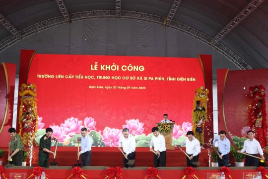 Party leader attends ground-breaking of school in Dien Bien border commune