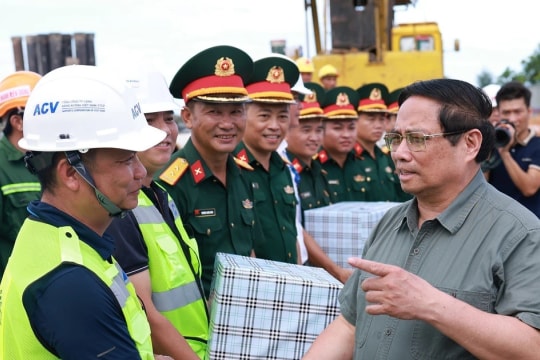 PM urges putting Dong Hoi airport’s new terminal into operation early