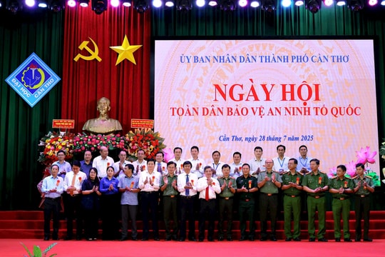 Lan tỏa “thế trận lòng dân”