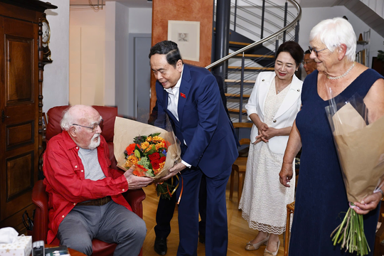 Chủ tịch Quốc hội Trần Thanh Mẫn và Phu nhân thăm người bạn Thụy Sĩ có nhiều đóng góp cho Cần Thơ