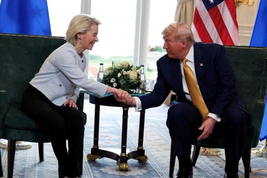 Mỹ-EU đạt thỏa thuận áp thuế 15%: Nhượng bộ chiến lược giữa căng thẳng leo thang