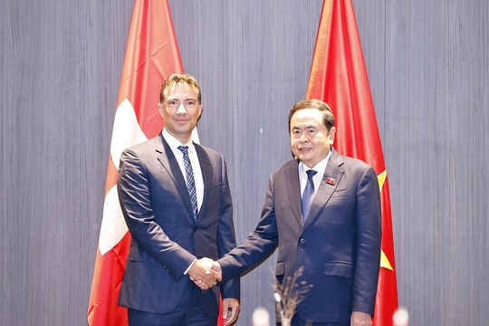 Chủ tịch Quốc hội Trần Thanh Mẫn gặp Chủ tịch Thượng viện Thụy Sĩ