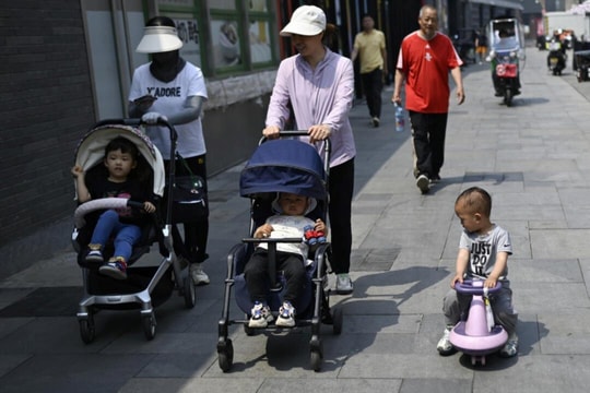 Trung Quốc triển khai chính sách trợ cấp chăm sóc trẻ em trên toàn quốc