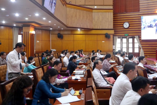 Chất vấn bằng hình ảnh thực tế, sinh động