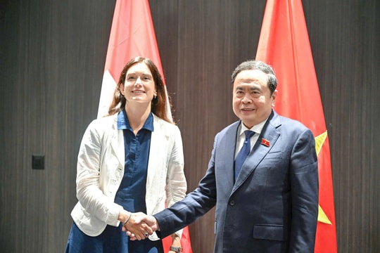 Chủ tịch Quốc hội Trần Thanh Mẫn gặp Chủ tịch Hạ viện Thụy Sĩ