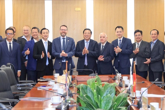 Tăng cường hợp tác đường sắt, hàng không Việt Nam - Vương quốc Anh