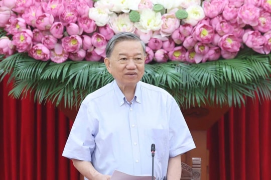 Party chief urges swift finalisation of draft documents for 14th National Party Congress