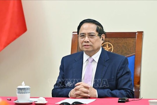 Thủ tướng Phạm Minh Chính điện đàm với Thủ tướng Malaysia Anwar Ibrahim