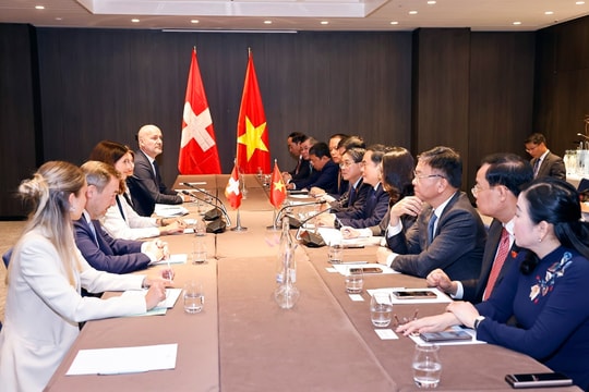 Chủ tịch Quốc hội Trần Thanh Mẫn gặp Chủ tịch Hạ viện Thụy Sĩ