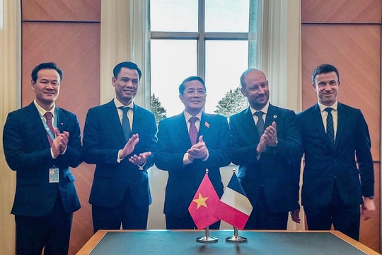 Phó Chủ tịch Quốc hội Nguyễn Đức Hải gặp Phó Chủ tịch Thượng viện Pháp