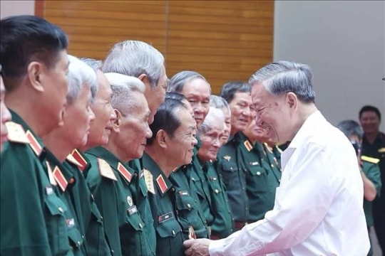 Party chief expresses gratitude to millions of ex-revolutionaries, war heroes