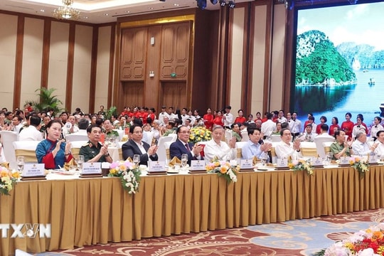 Tổng Bí thư Tô Lâm dự gặp mặt đại biểu Bộ Quốc phòng, Bộ Công an và Bộ Ngoại giao