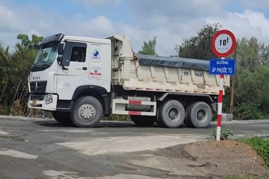 Vụ xe "hạng nặng" bất chấp biển cấm ở xã Bến Lức, Tây Ninh: Từ cấm xe trên 5 tấn thành cấm tải trọng trục xe trên 10 tấn