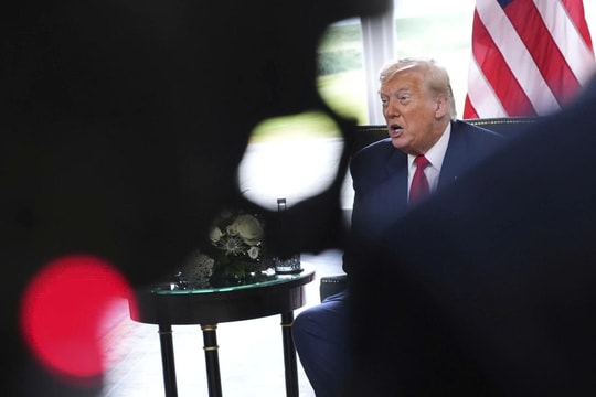 Tổng thống Mỹ bất ngờ hoãn ngày áp thuế: Nhân tố bất ổn mới đối với thị trường