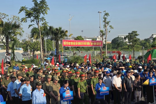 Phường Bồ Đề, Hà Nội: Ra quân đảm bảo vệ sinh môi trường, tăng cường quản lý trật tự đô thị