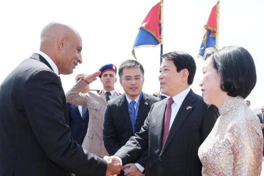 State President Luong Cuong arrives in Cairo, beginning state visit to Egypt