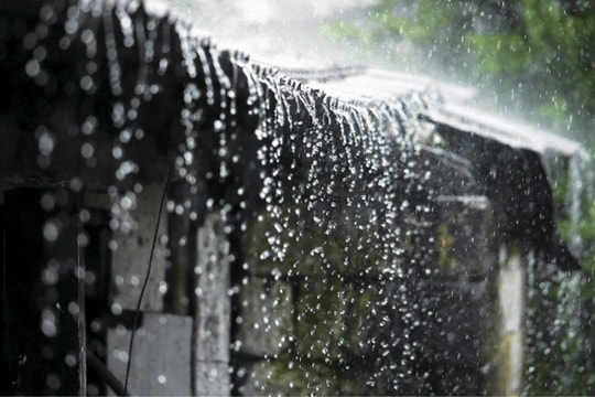 Cảnh báo mưa dông, gió giật mạnh vào chiều tối nay tại Bắc Bộ