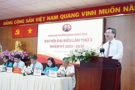 Thành ủy TP. Hồ Chí Minh yêu cầu không tổ chức văn nghệ, nhận hoa chúc mừng Đại hội đảng bộ