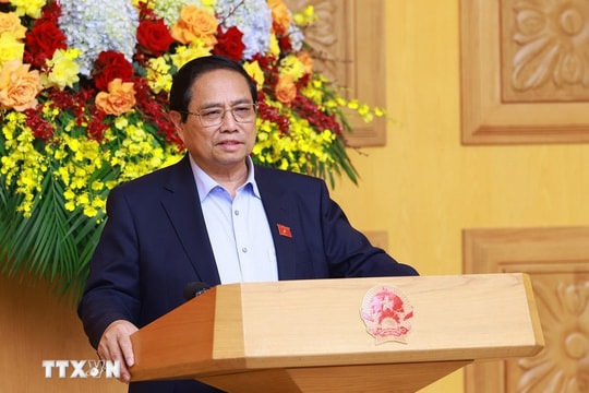 Thủ tướng ký Quyết định Bổ sung 5 thành viên Hội đồng Tư vấn chính sách