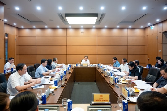 Chủ tịch Quốc hội Trần Thanh Mẫn chủ trì họp giao ban lãnh đạo Quốc hội