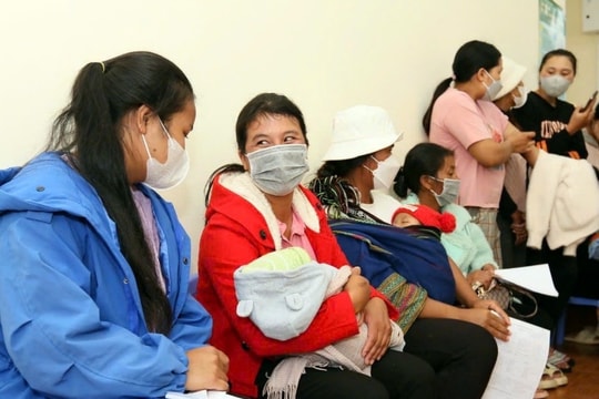 Ngành y tế - tuyến đầu thầm lặng trong phòng, chống bạo lực gia đình