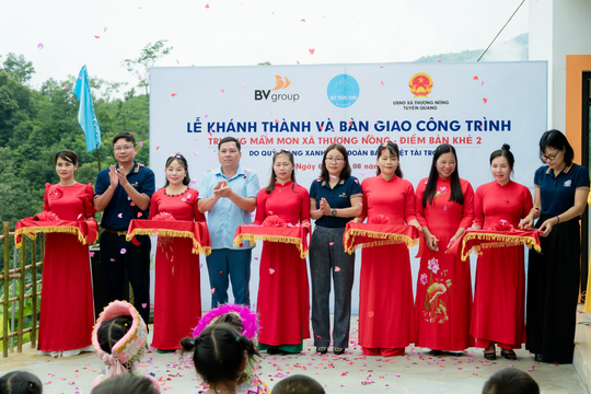 Gieo chữ, gieo hy vọng: Quỹ Trăng Xanh trao tặng điểm trường Bản Khẻ 2 (Tuyên Quang)