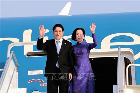 Chủ tịch nước Lương Cường đến Luanda, bắt đầu chuyến thăm cấp Nhà nước tới Cộng hòa Angola