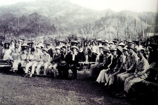 Bài 2: Sự chủ động của Đảng - nhân tố góp phần quyết định thắng lợi