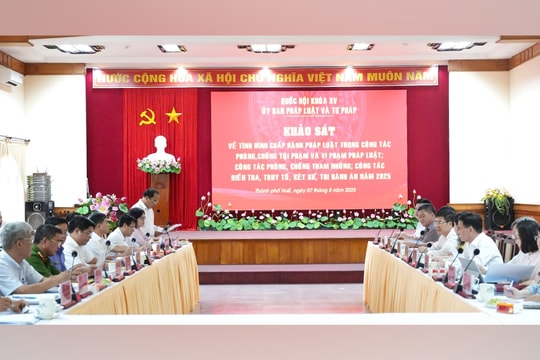 Đoàn khảo sát của Ủy ban Pháp luật và Tư pháp làm việc với UBND TP. Huế