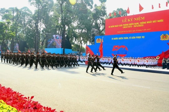 80 năm vì nước quên thân, vì dân phục vụ