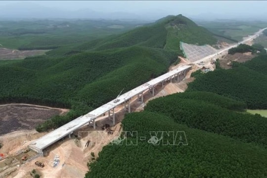 Ministry plans to put 208km of key expressways in use by August 19