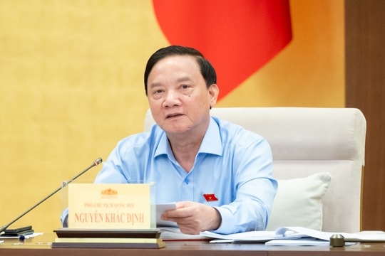 Phó Chủ tịch Quốc hội Nguyễn Khắc Định chủ trì họp giao ban với Lãnh đạo các cơ quan của Quốc hội