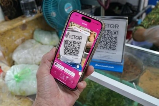 Banks accelerate digitalisation, non-cash payments