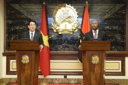 Vietnamese, Angolan Presidents meet with the press