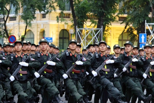 Hanoi police rehearse for ‘Festival for a Peaceful Capital’ parade