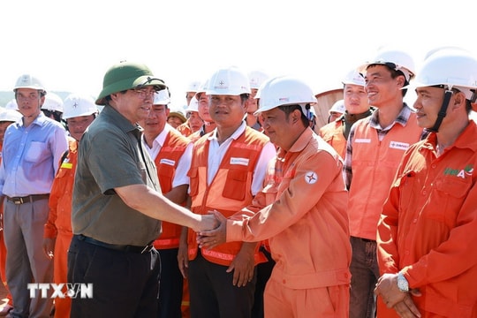 Thủ tướng Phạm Minh Chính: Đến ngày 19/8 phải hoàn thành dự án đường dây 500kv Lào Cai - Vĩnh Yên