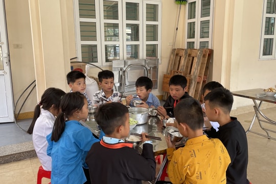 Cải thiện dinh dưỡng cho học sinh vùng cao