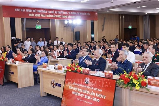 Thủ tướng Phạm Minh Chính: EVN cần bứt phá hơn nữa trong phát triển nguồn điện, lưới điện