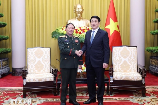 Chủ tịch nước Lương Cường tiếp Chủ nhiệm Tổng cục Chính trị Quân đội nhân dân Lào