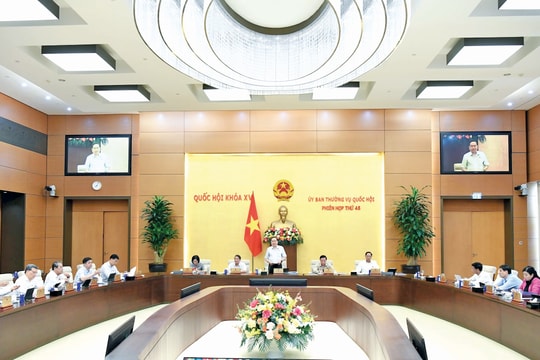 Phiên họp thứ 48 quyết định nhiều vấn đề quan trọng trình Quốc hội tại Kỳ họp thứ Mười