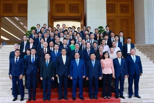 PM urges setting up Vietnam-Japan joint working group to solve outstanding issues