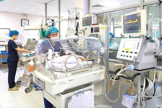 Sinh mổ chọn giờ tốt, em bé 37 tuần tuổi không qua khỏi